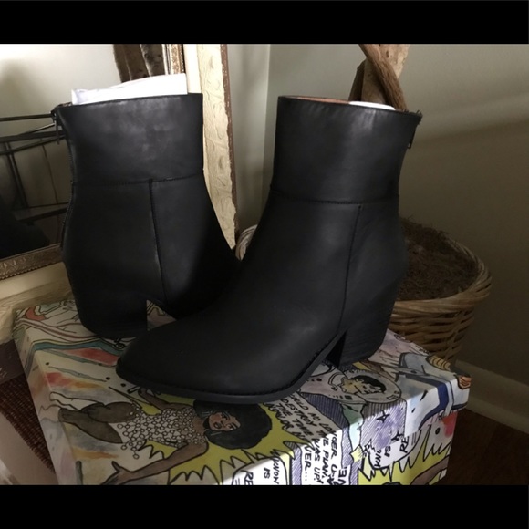 Jeffrey Campbell Leather Ankle Boot - Picture 3 of 7